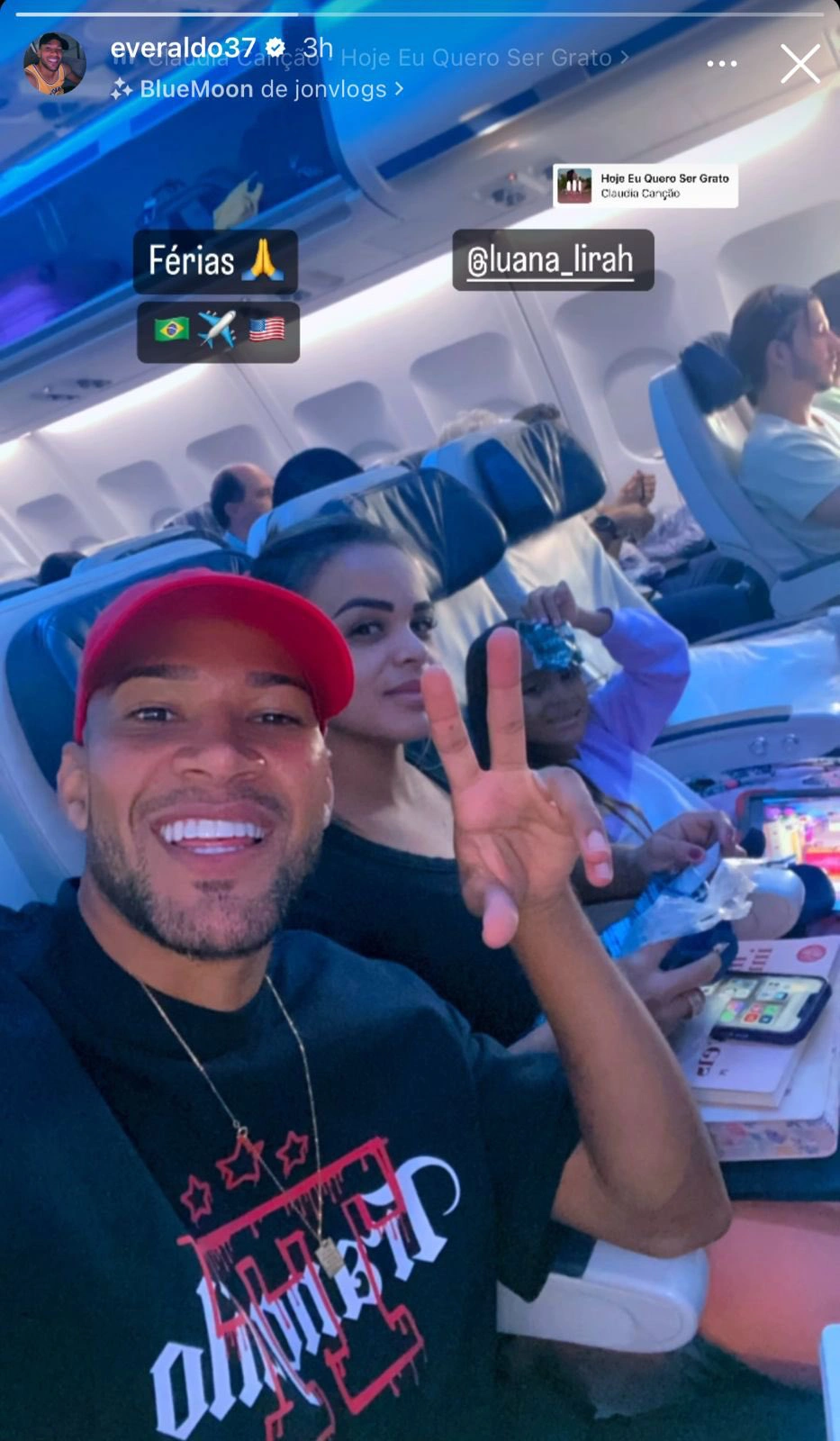 Everaldo embarca em direção aos Estados Unidos às vésperas de último compromisso do América-MG