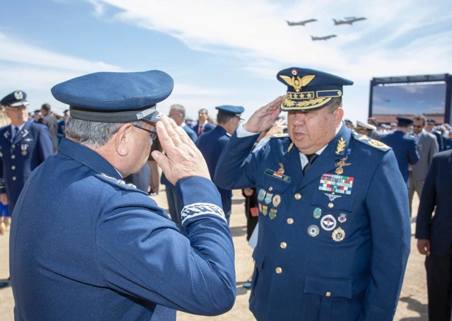 Ex-comandante da Força Aérea do Paraguai preso em megaoperação da PF