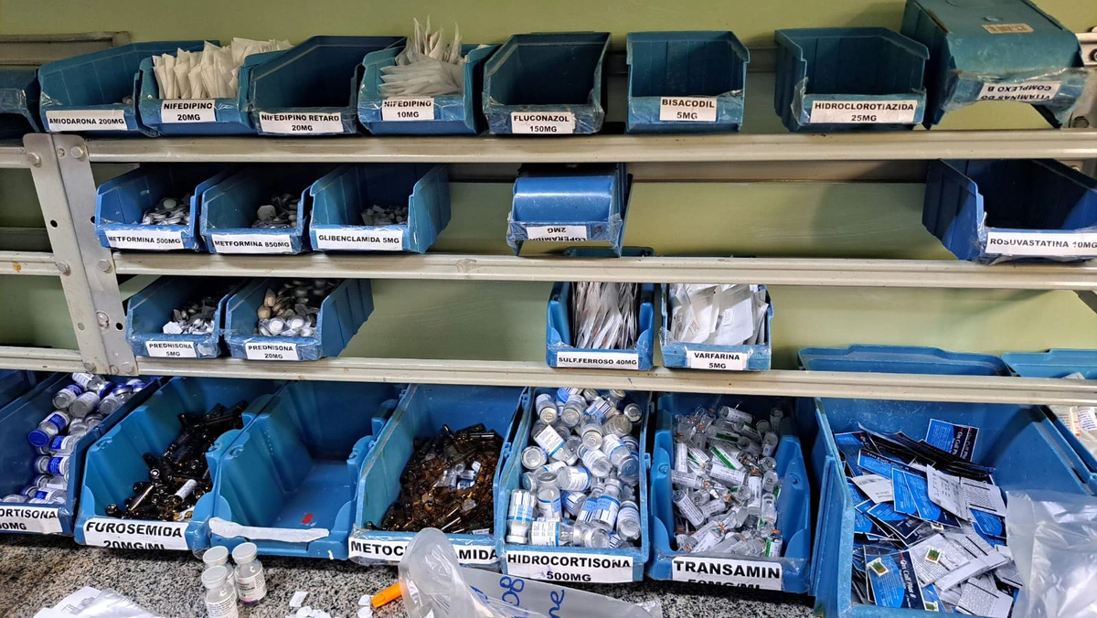 Falta de medicamentos no HUT
