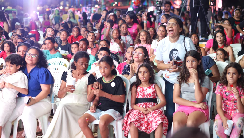 Famílias na Vila de Natal da Alepi