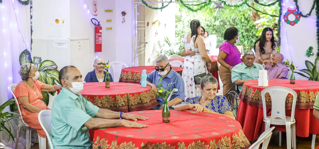 Festa de natal para os idosos do Lar de Santana