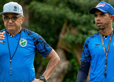 Flávio Araújo e seu auxiliar no Altos