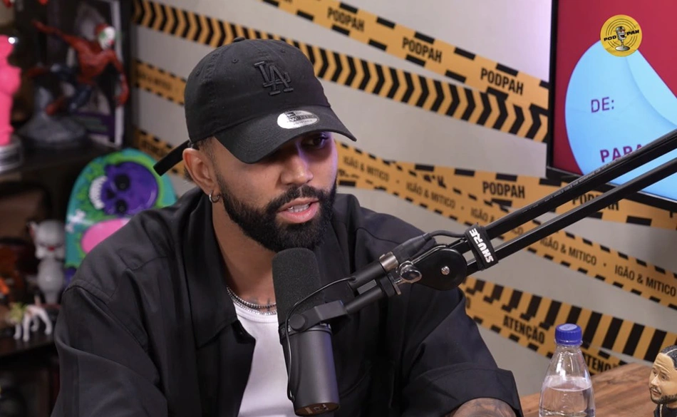 Gabigol durante entrevista ao canal Podpah
