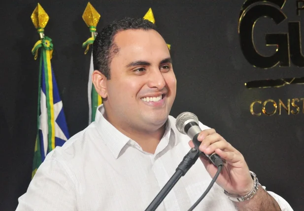 Georgiano Neto discursa no Auditório da Educação "Tony Marcos"