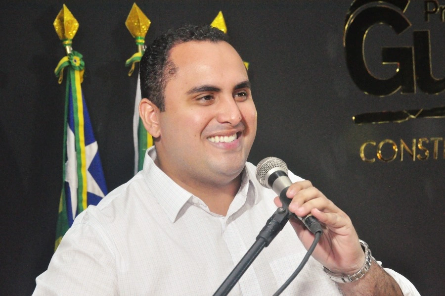 Georgiano Neto discursa no Auditório da Educação "Tony Marcos"