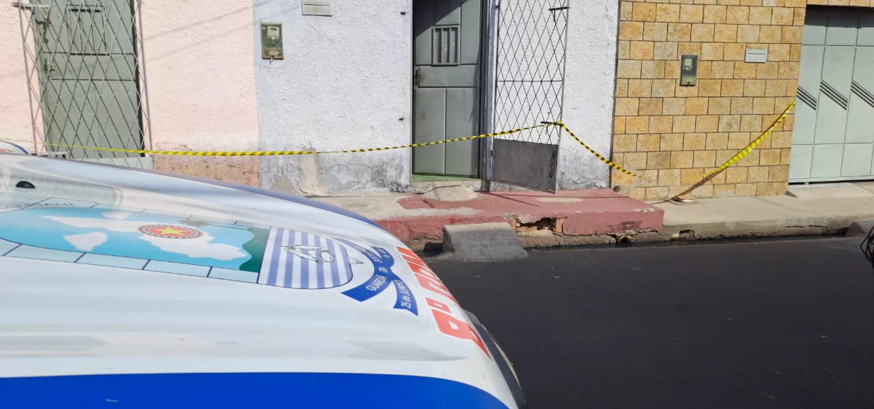 Guarnição do 8ºBPM em atendimento no local do crime