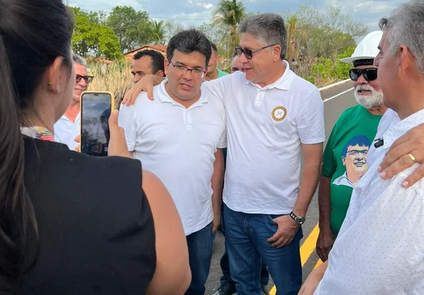 Inauguração de pavimentação asfáltica na PI 320