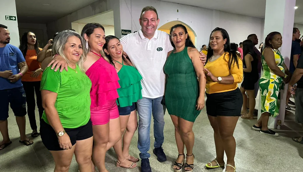 Jeová Alencar reúne apoiadores em confraternização na zona sul de Teresina