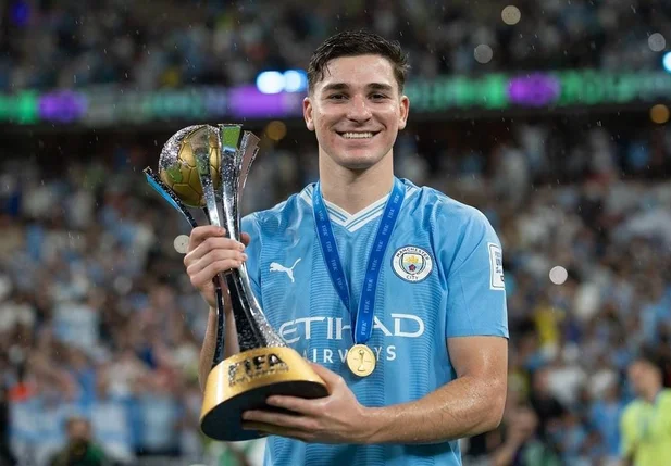 Julián Álvarez cchegou ao 14º título na carreira profissional ao conquistar o Mundial de Clubes 2023