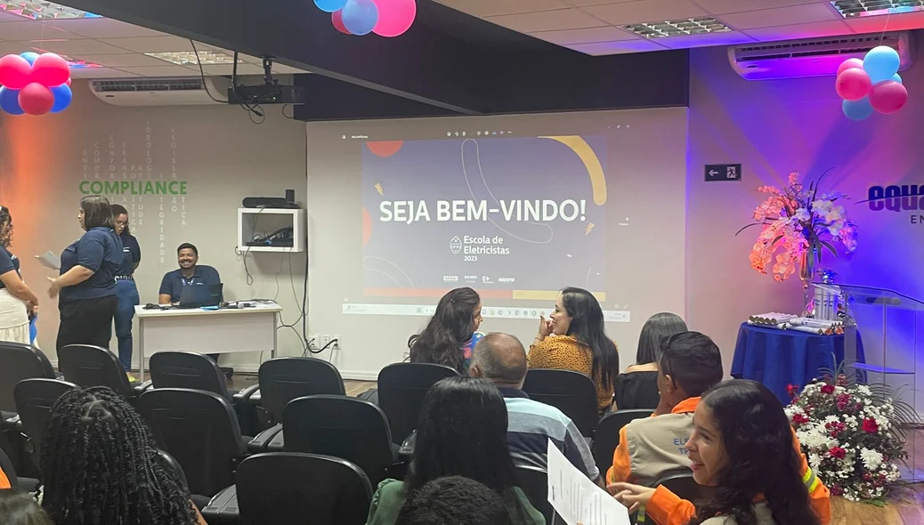 Formação da 4ª Turma da Escola de Eletricistas da Equatorial