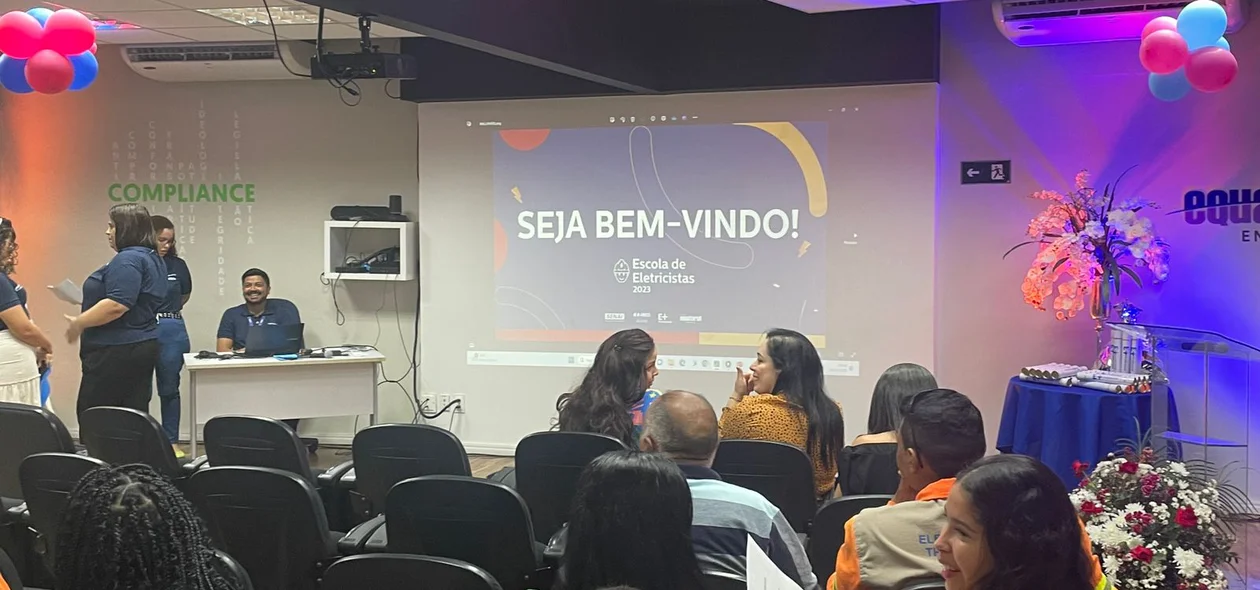 Formação da 4ª Turma da Escola de Eletricistas da Equatorial