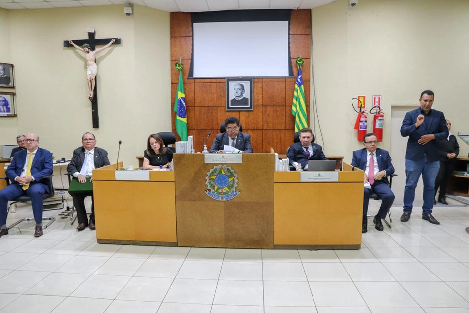 Livro comemorativo dos 90 anos da Justiça Eleitoral do Piauí