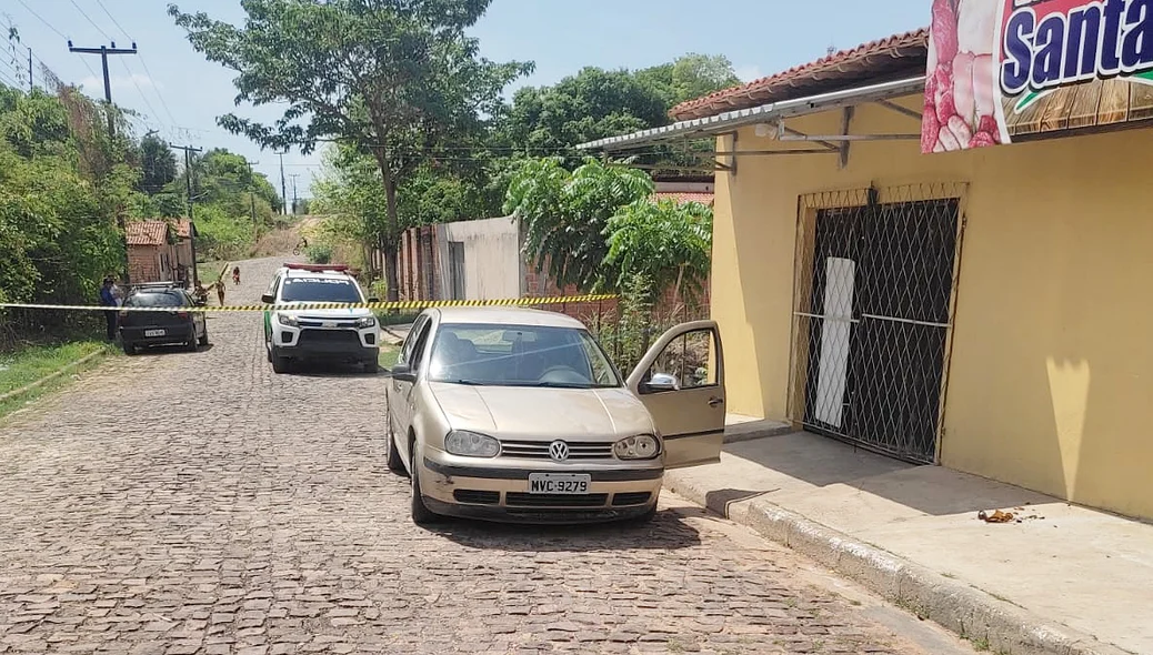 Local onde ocorreu o crime. A vítima morreu dentro do veículo no Parque Jacinta, zona sul de Teresina