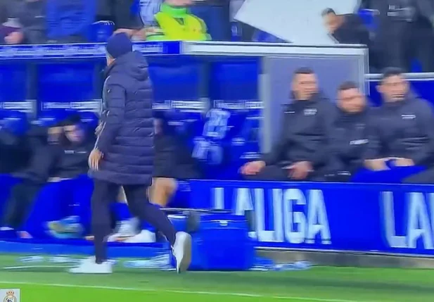 Luis García reage ao gol do Real Madrid