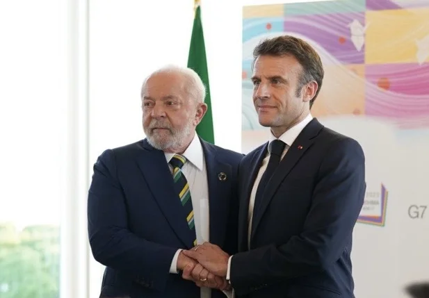 Lula e Macron durante evento
