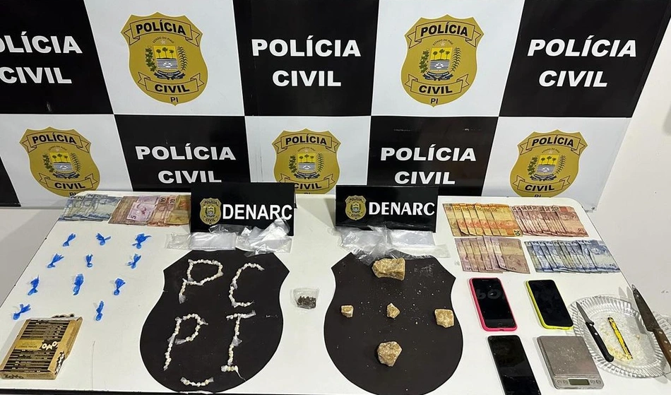 Material apreendido durante cumprimento de dois mandados de busca e apreensão na zona norte