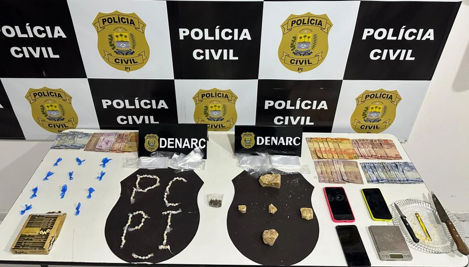 Material apreendido pelo DENARC