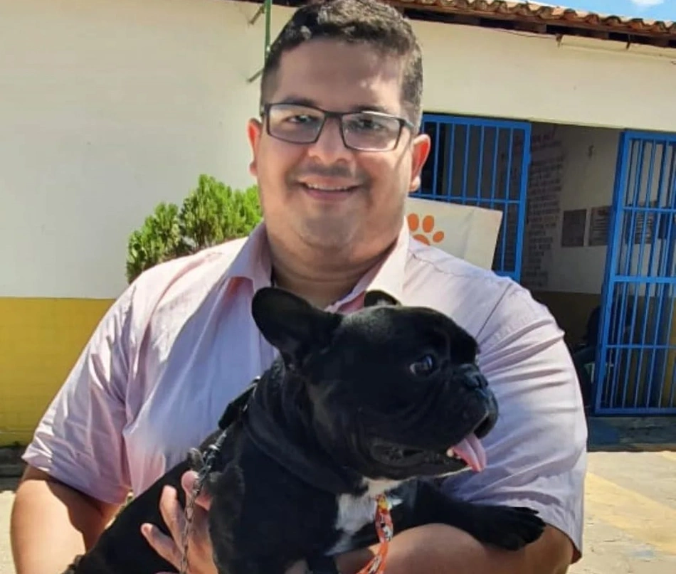 Médico veterinário Gerson Tavares
