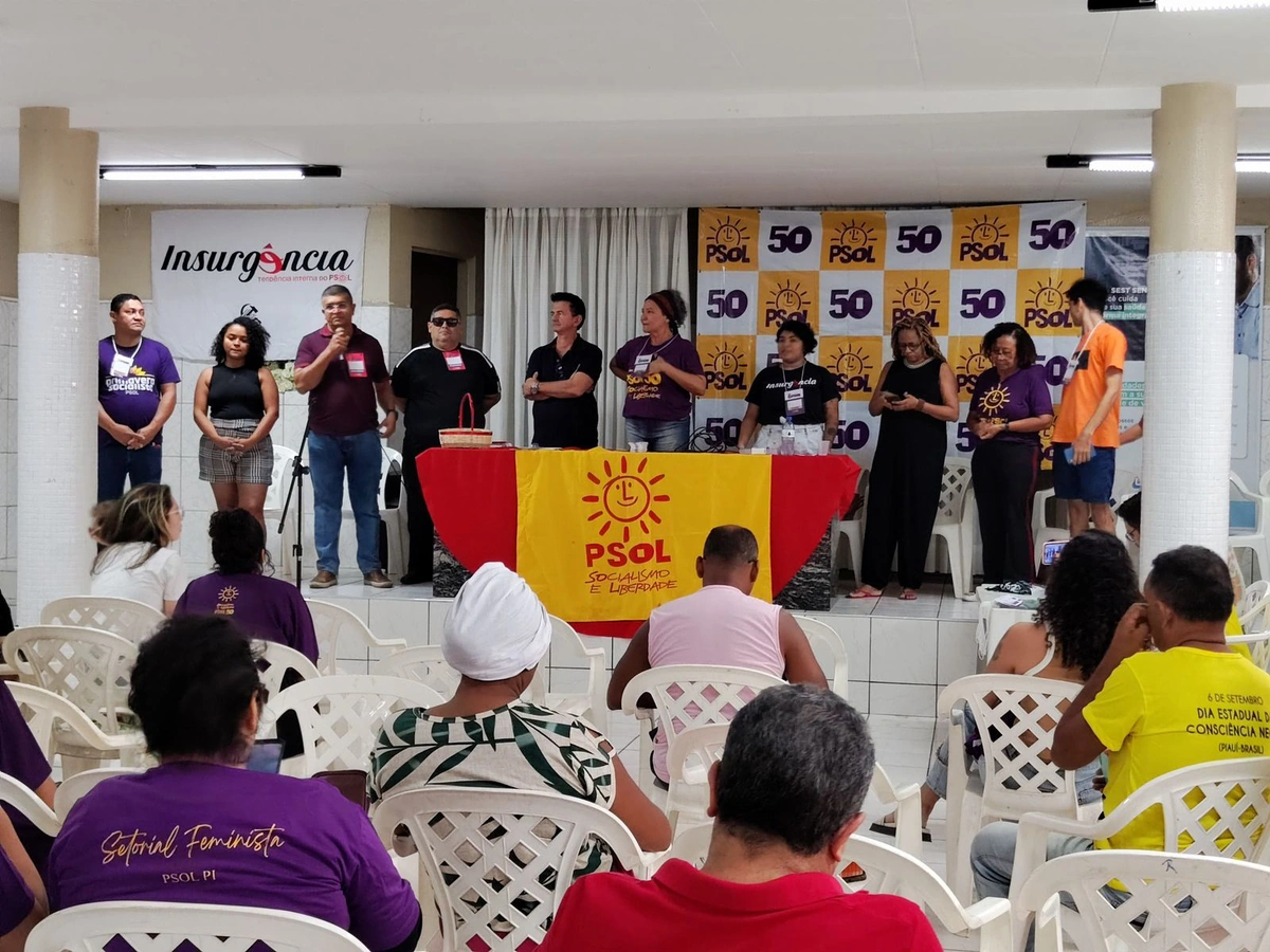 Membros da Rede e do PSOL reunidos