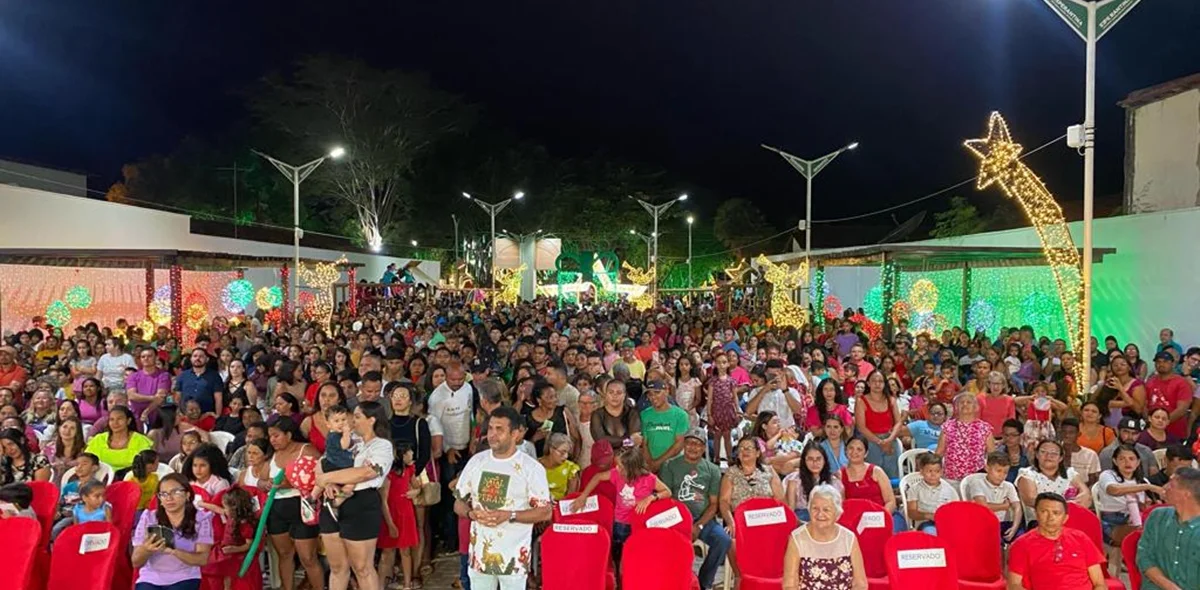 Milhares de pessoas compareceram ao local