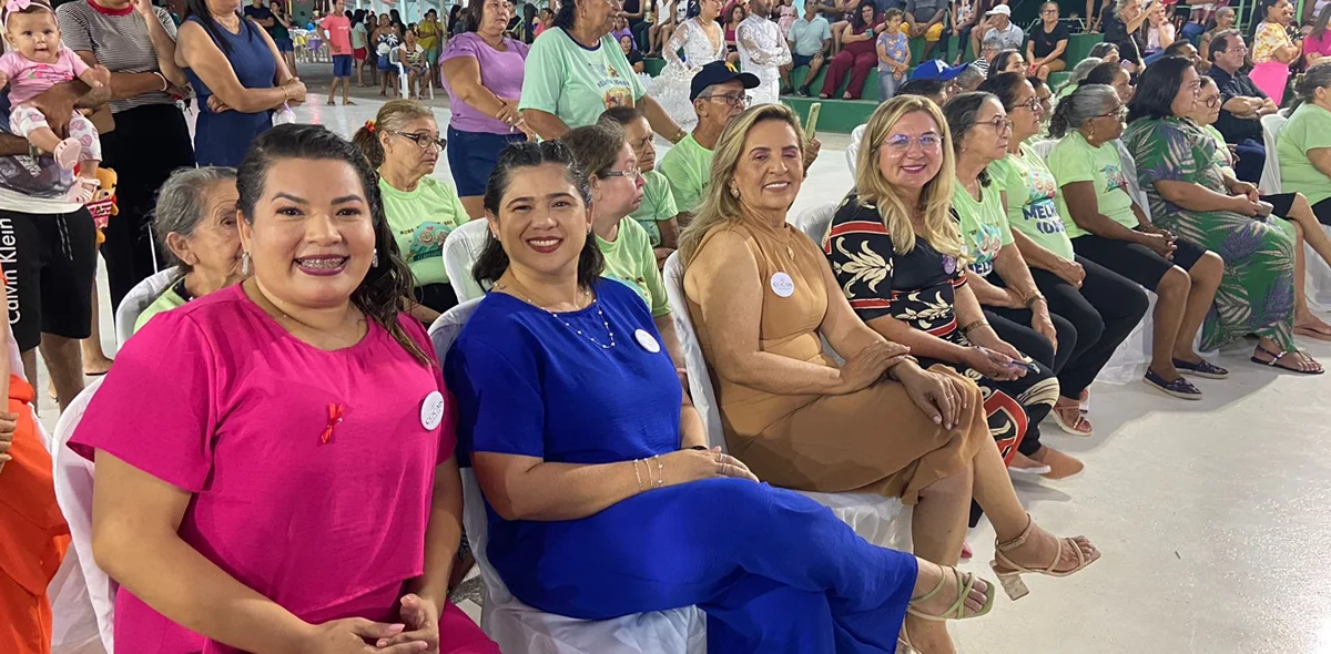 O evento reuniu centenas de pessoas