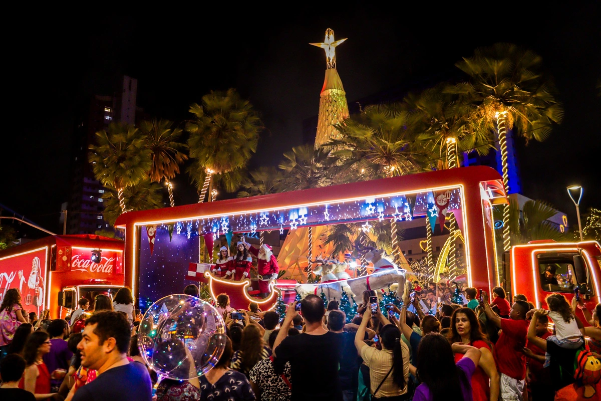 O tema deste ano é “Desperte o Papai Noel que há em você”