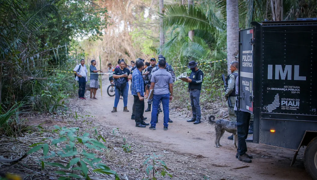 Os corpos foram encontrados por volta de 15h