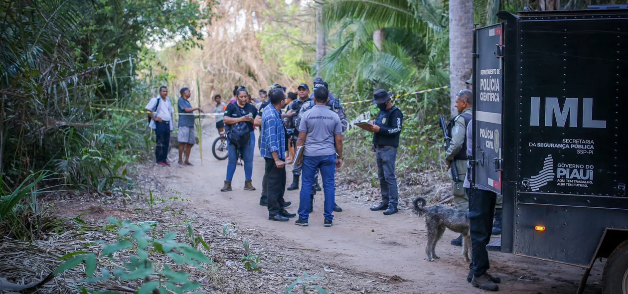 Os corpos foram encontrados por volta de 15h
