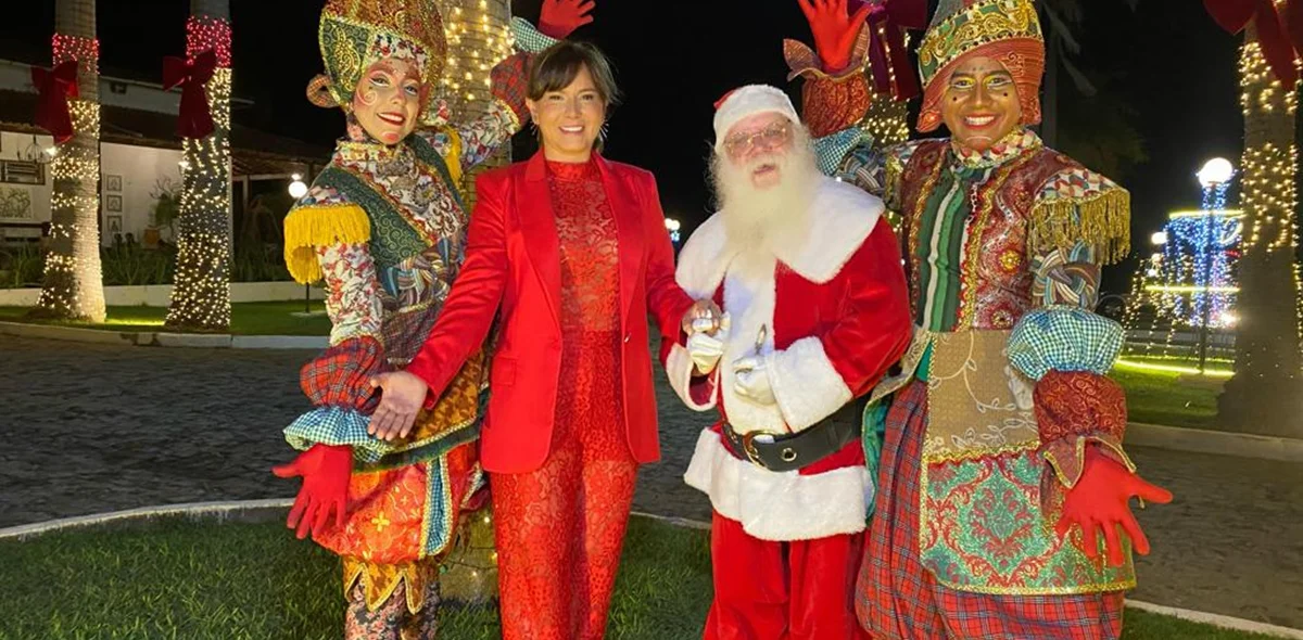 Papai Noel com a prefeita de Esperantina
