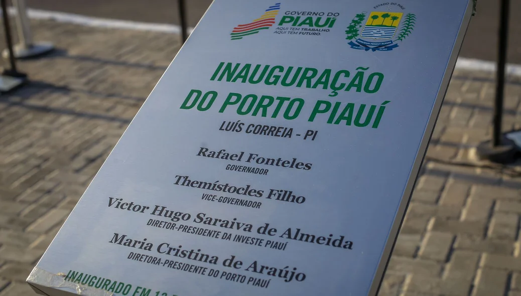 Placa de inauguração da obra