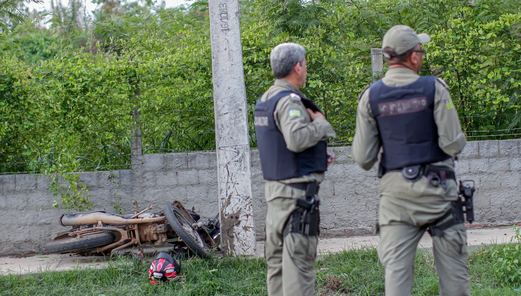 Polícia militar no local do acidente