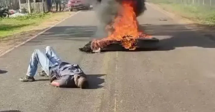 Policial militar é torturado ao tentar atravessar manifestação