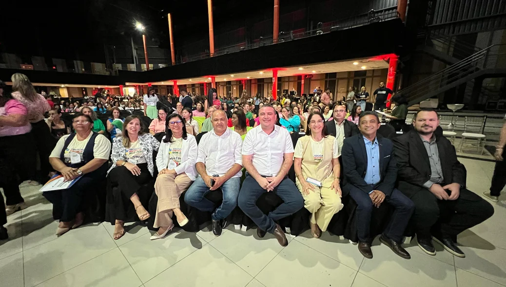 Prefeito de Bom Jesus, Nestor Elvas, juntamente com outros representantes municipais, estiveram presentes