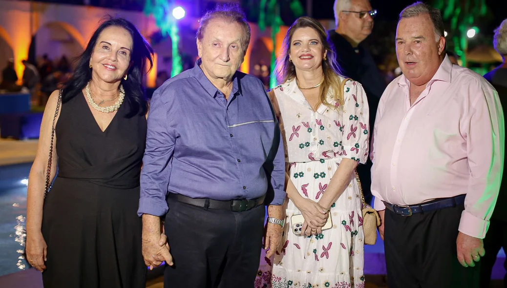 Prefeito Mão Santa, Adalgisa e Gracinha Mão Santa ao lado de Manuel Arrey