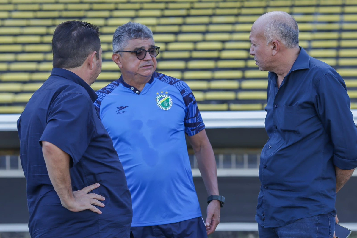 Presidente do Altos e comissão técnica
