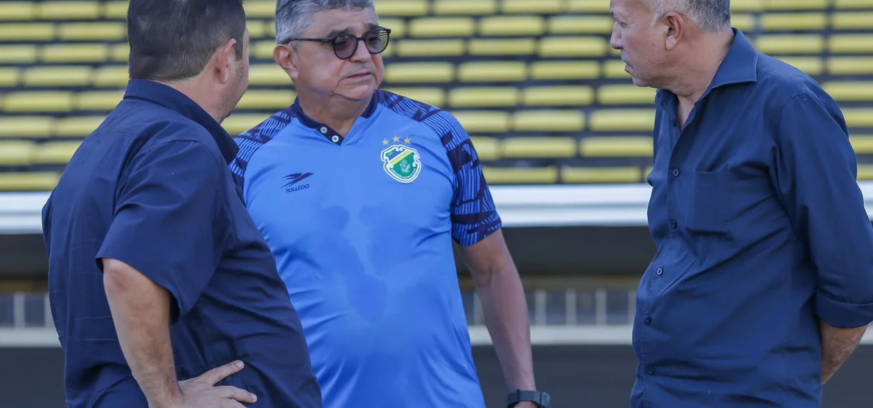 Presidente do Altos e comissão técnica