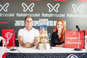 Presidente do Vitória e representante da Fatal Model discutem proposta de patrocínio]
