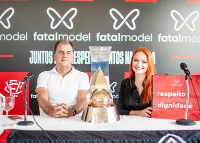 Presidente do Vitória e representante da Fatal Model discutem proposta de patrocínio]