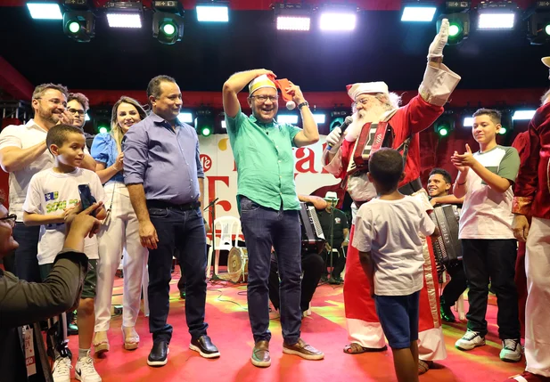 Presidente Franzé com o papai  noel