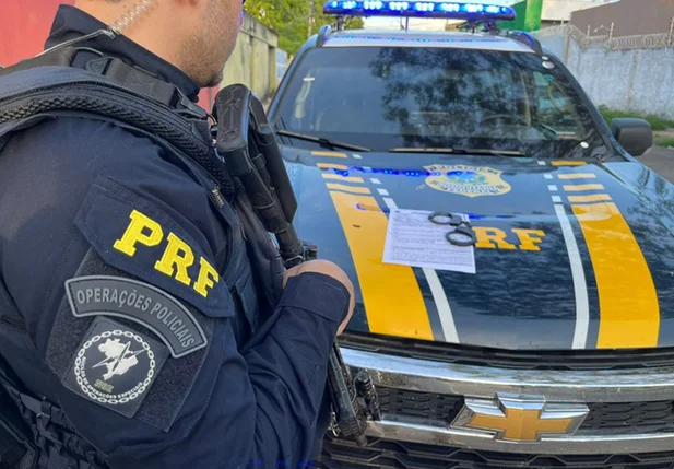 PRF prendeu foragido da Justiça do Ceará, em Teresina