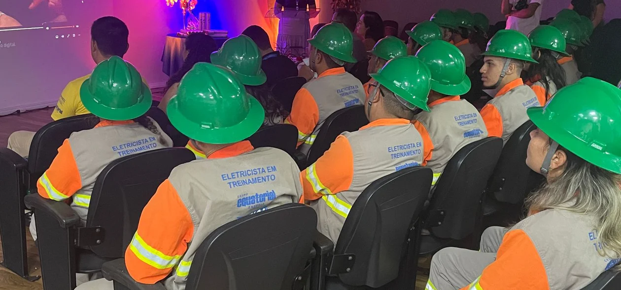 Quarta turma da Escola de Eletricistas de 2023