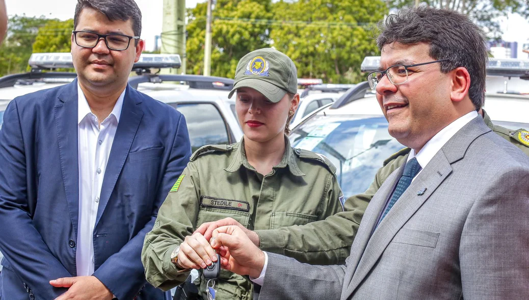 Rafael Fonteles entrega novas viaturas à Polícia Militar do Piauí