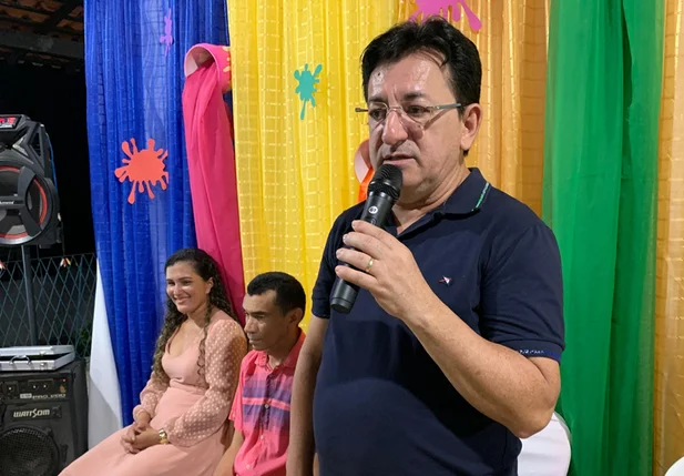 Secretário Municipal de Educação de Esperantina, professor Valdemir Miranda,