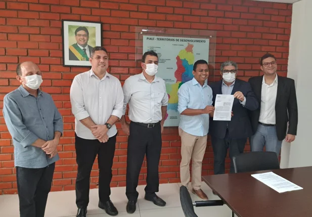 Sesapi assina contrato para ampliação do Hospital TIbério Nunes