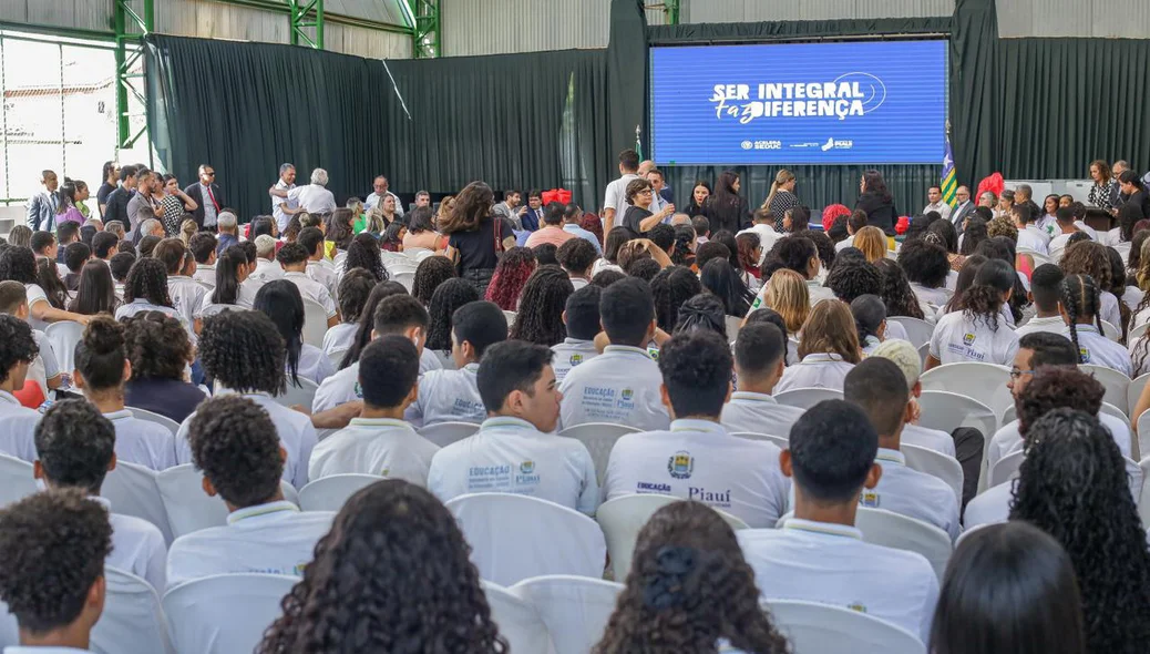 Solenidade no CETI Júlia Nunes