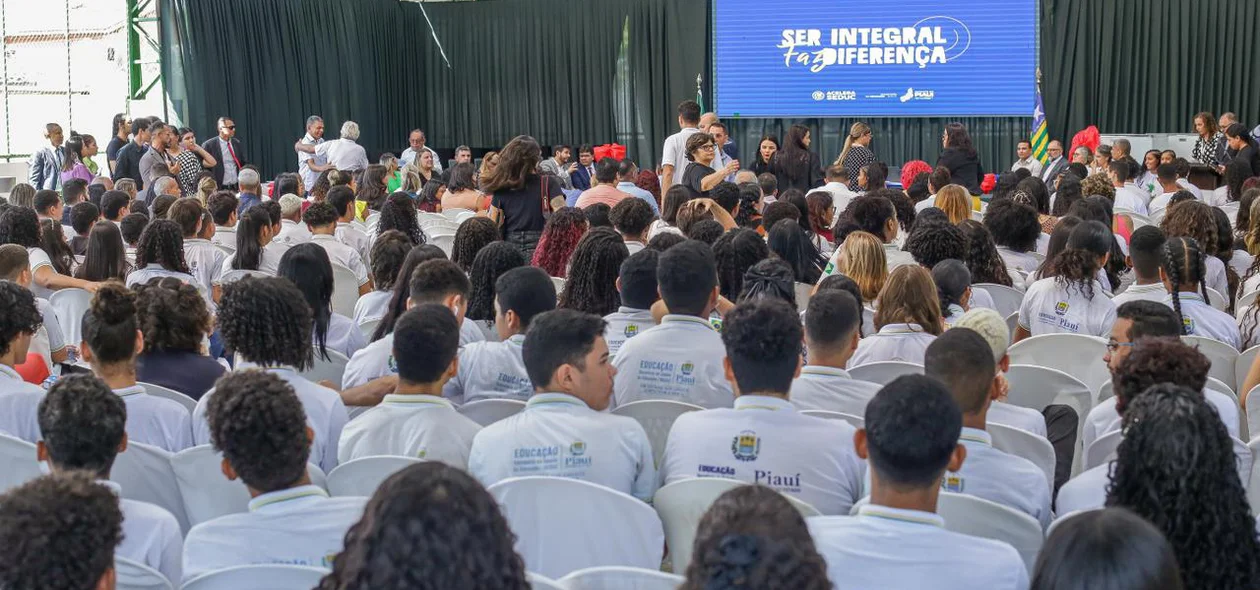 Solenidade no CETI Júlia Nunes