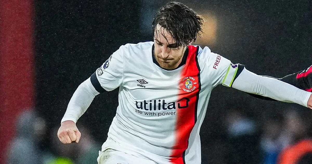 Luton Town atualiza estado de Tom Lockyer, que caiu inanimado em