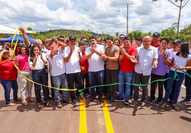 Trecho da PI 112 é inaugurado pelo governador Rafael Fonteles