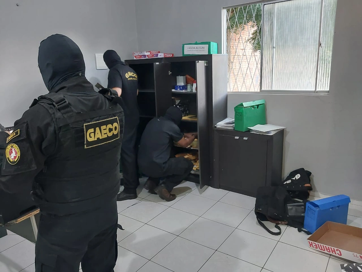Um grupo é acusado de comandar cinco empresas que inflavam a cotação de preços em licitações