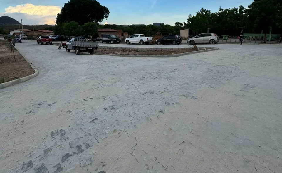 Uma das ruas pavimentadas na comunidade Tucuns dos Pedros